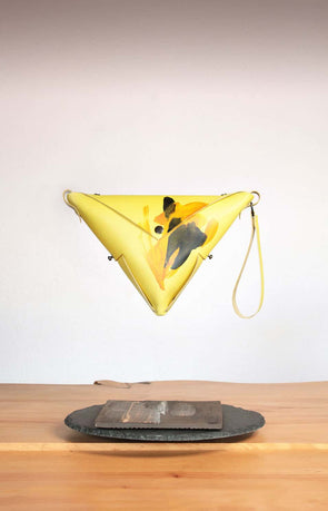 Bolso riñonera Louvre amarillo